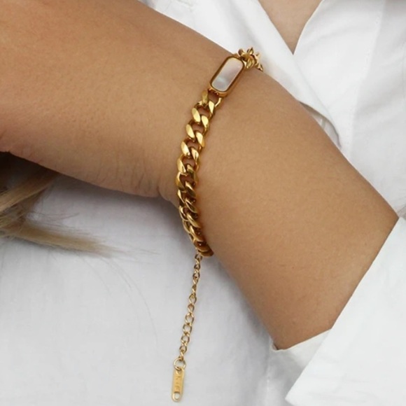 New 18k Gold Plated Cuban Chain Black Shell Bracelet - Picture 5 of 12